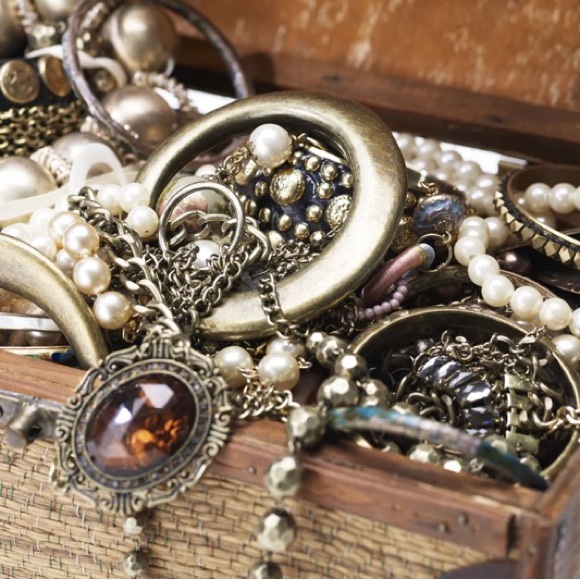 Jewelry - Like this post for NOTIFICATIONS OF live‎ shows!